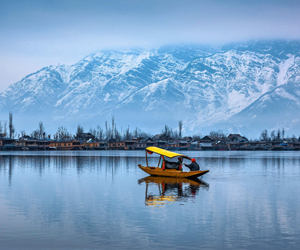 Kashmir Honeymoon Tour Packages